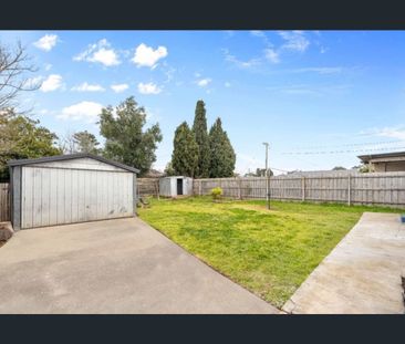 BEAUTIFULLY RENOVATED FAMILY HOME IN A CONVENIENT LOCATION! - Photo 6