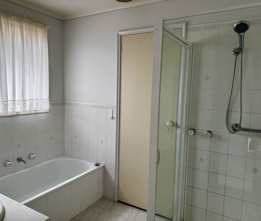 Convenient Location - Photo 5