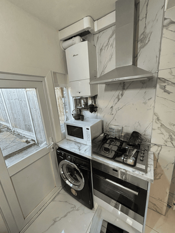 Coteford Street, London, SW17 - Photo 2