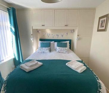 2 bedroom semi-detached house to rent - Photo 6