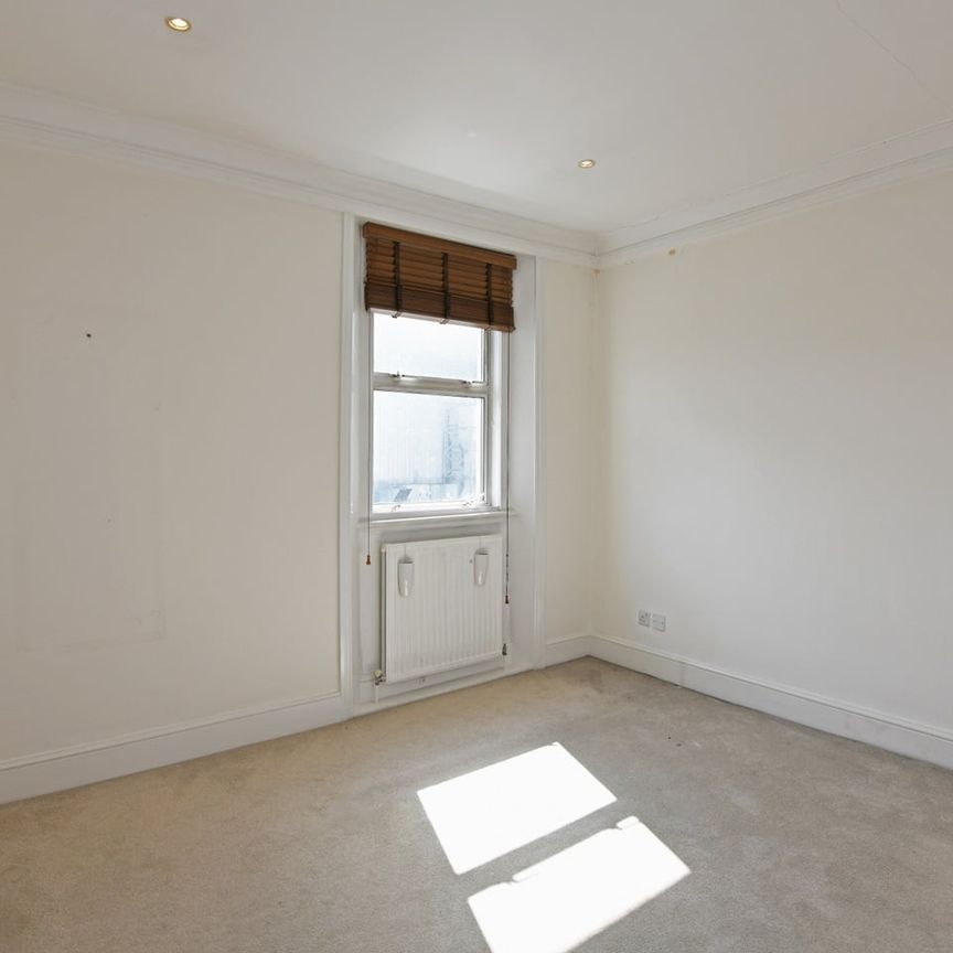 2 Bed Flat, Buckland Crescent, NW3 - Photo 1