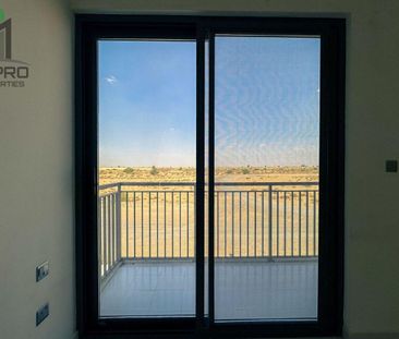 Vacant | Spacious | 3 + Maid corner - Photo 3