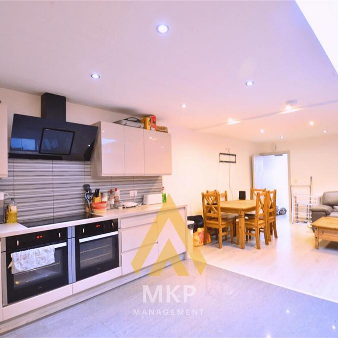 7 bedroom terraced house to rent - Photo 1