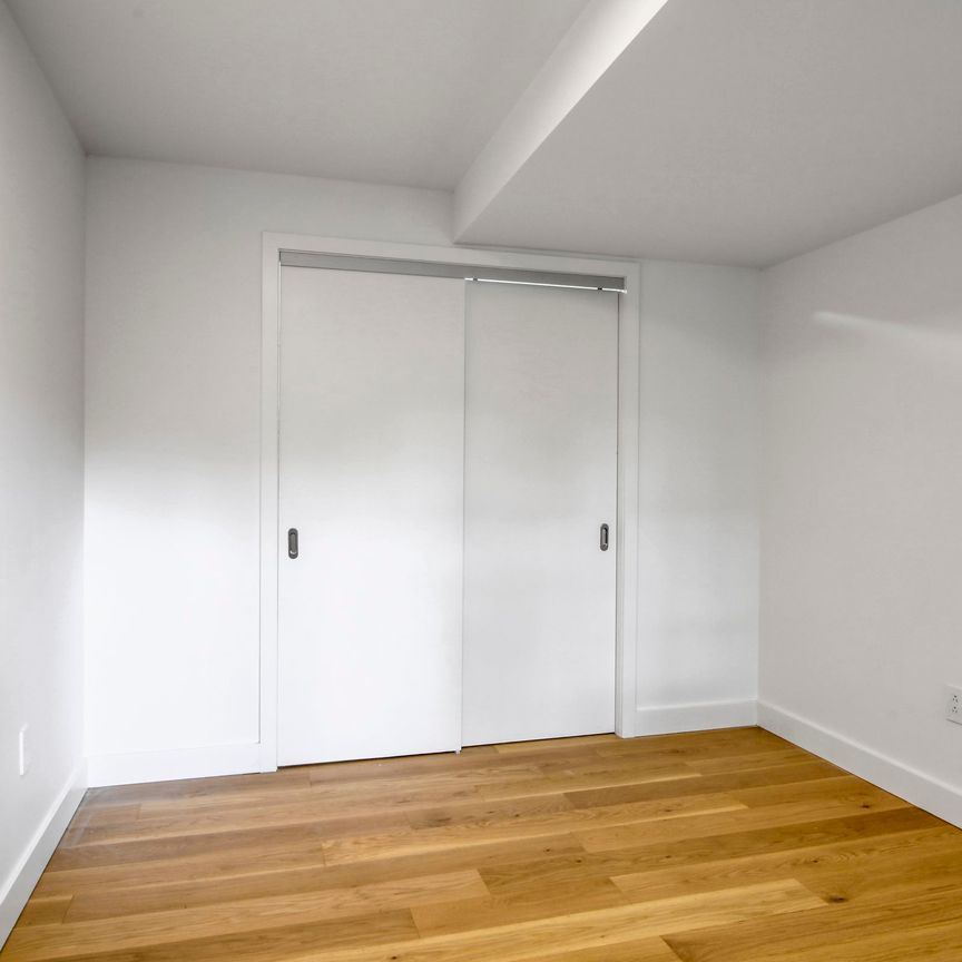 10 Rosemount Avenue - Photo 1