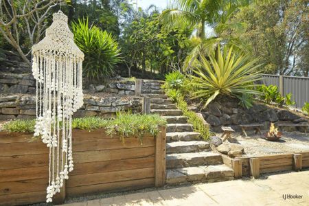 THREE BEDROOM FULLY FURNISHED HOME WITH POOL IN QUIET CUL DE SAC - Photo 2