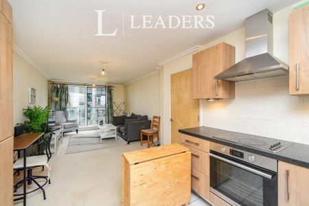 1 bedroom flat to rent - Photo 5