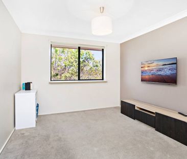 Low maintenance family living - Photo 3