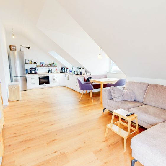 Neuwertige 2-Zimmer Singlewohnung mit Balkon in Ortsrandlage von Jesenwang - Foto 1