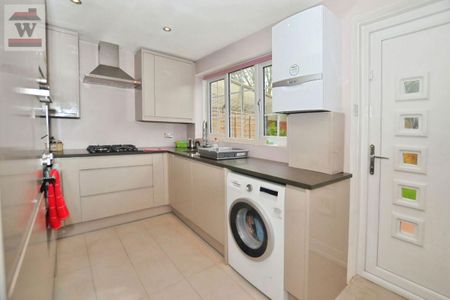 Becketts Close, Feltham - Photo 4