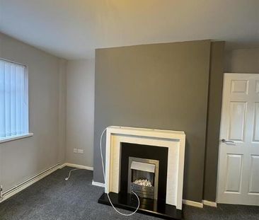 10 Charles Drive, Ballyclare, BT39 9BX - Photo 2