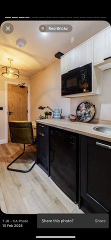 1 bedroom in a house share to rent - Photo 2