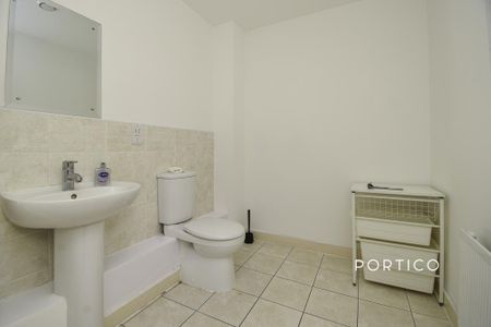 3 bedroom flat to rent - Photo 3