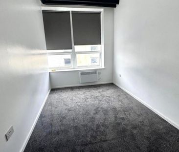 1 bedroom Flat To Let - Photo 4