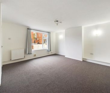 3 bedroom Semi-detached house to rent - Photo 2