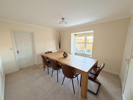 4 bedroom detached house to rent - Photo 4