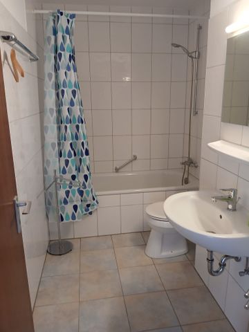 Appartement mit Südbalkon und Junggesellenküche im Rheinparkcenter - Photo 2