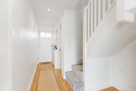 3 bedroom end of terrace house to rent - Photo 3