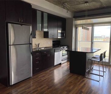 KING WEST CORNER LOFT 2 BEDS 2 BATHS PARKING AND LOCKER INCLD - Photo 1