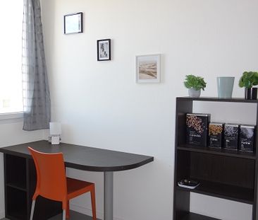 Location - Studio meublé de 18 m² avec un emplacement de parking pr... - Photo 1