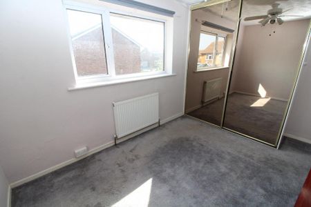 2 bedroom terraced house to rent - Photo 4