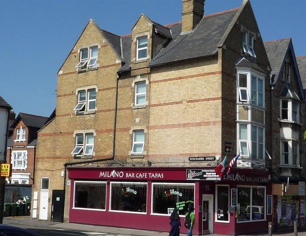 4 bedroom flat to rent - Photo 1