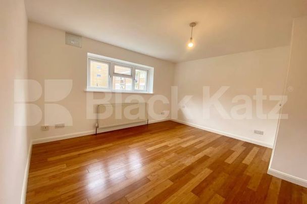 Semi detached, recently refurbished house off Burgess Park - Photo 1