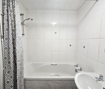 Runnymede Court, Southampton, West End - Photo 6