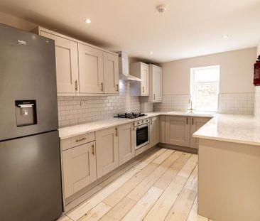 5 bedroom house to rent - Photo 1