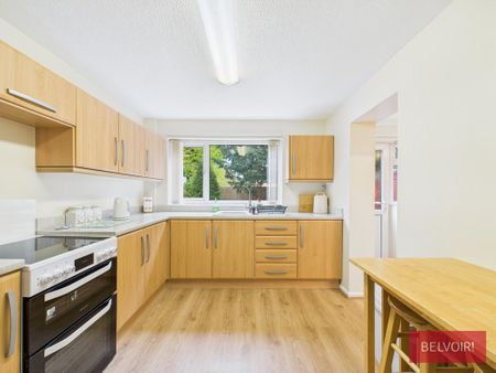 4 bedroom detached house to rent - Photo 4