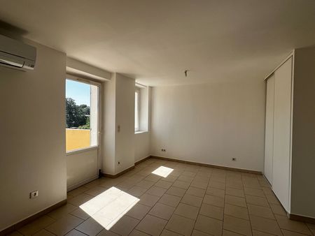 Location Appartement 3 pièces 53m² - Photo 2