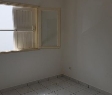 Location Appartement 4 pièces 70m² ST BENOIT 97470 - Photo 5