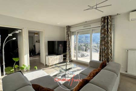 Trois pièces en dernier étage - Photo 3