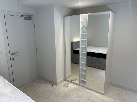 54 Newsome Road, Huddersfield, HD4 - Photo 1