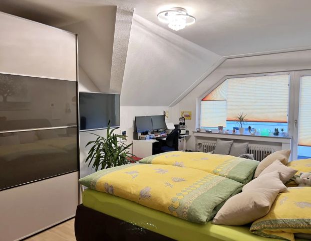 Große Dachgeschosswohnung mit 2 Balkonen - Photo 1