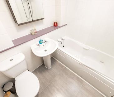 Albany Court, Top Floor, AB11 - Photo 5