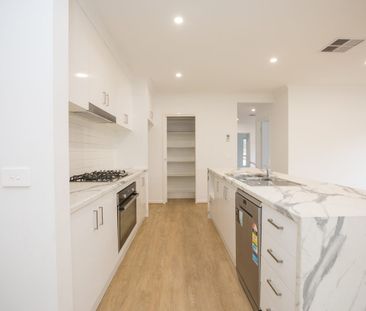 145 Stonehill Drive, Maddingley, Vic 3340 - Photo 2