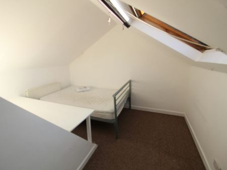 Maisonette to rent on - Photo 3