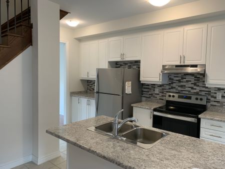 For Lease - 220 Coronation Road, Whitby, Ontario - Photo 4