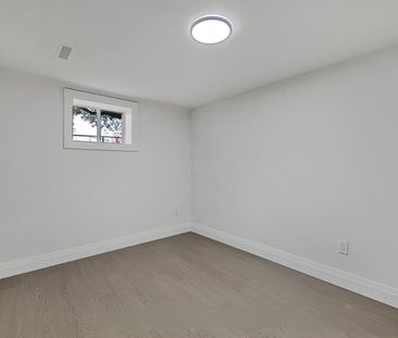 For Lease - 703 Sunnypoint Drive Unit# Bsmt, Newmarket, Ontario - Photo 2