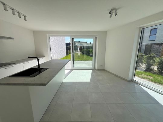 Huis - Te huur - Photo 1