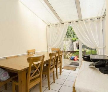 3 Bedroom House - Terraced To Let - Photo 4