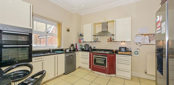 House - Detached For Rent Shaftesbury Road, Southsea - Photo 2