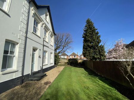 The Grange, Guildford - 1 bedroomProperty for lettings - Seymours - Photo 2