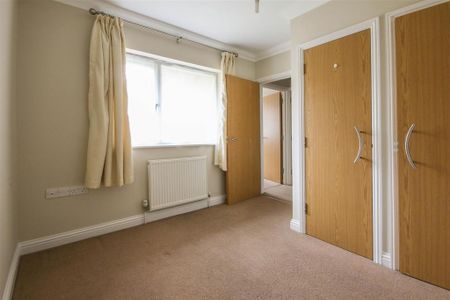 3 bedroom end of terrace house to rent - Photo 5