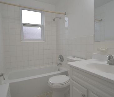 For Lease - 141 Borden Avenue Unit# 1, Kitchener, Ontario - Photo 4