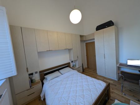 2 Bed Semi-Detached House, Ecclesbourne Road, N1 - Photo 3