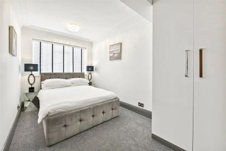 2 bedroom flat in Knightsbridge - Photo 4