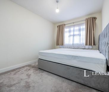 Large 5 bedroom Home - LU4 - Close to Leagrave Station - Photo 1
