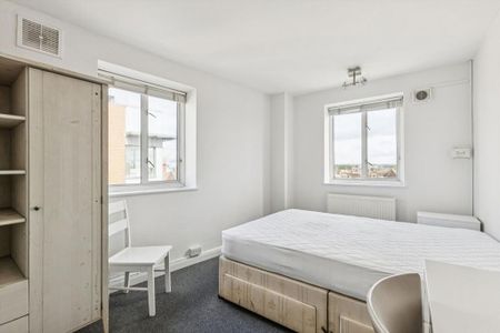 2 bedroom flat to rent - Photo 2