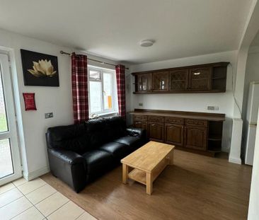 5 bedroom semi-detached house to rent - Photo 2